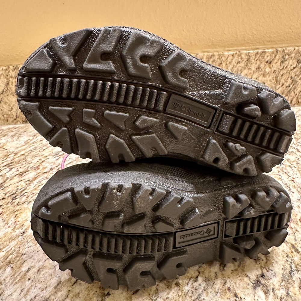 Columbia snow boots. 2 sizes - Picture 7 of 8